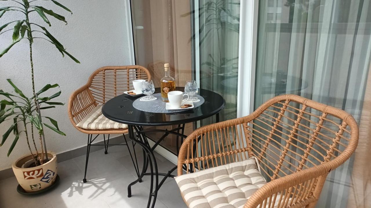Leona Apartment-Perfect For Four Split Exterior photo
